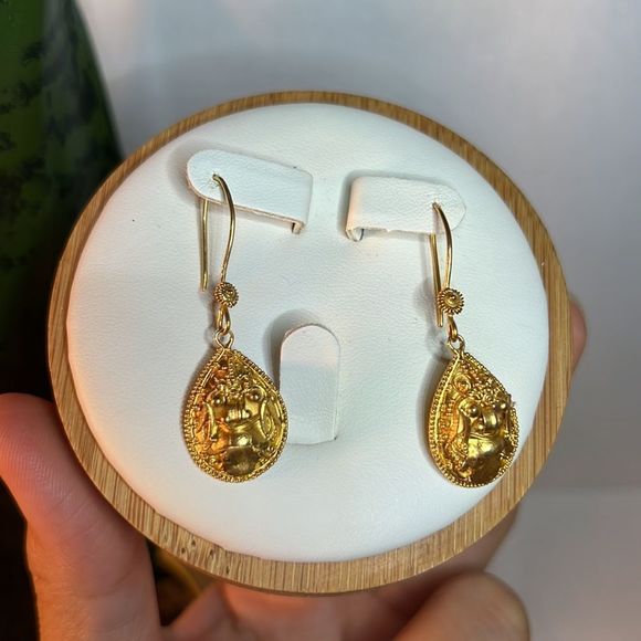 pls dont buy its sold!Solid 22kt yellow gold pure and 100% authentic earrings - Picture 4 of 7